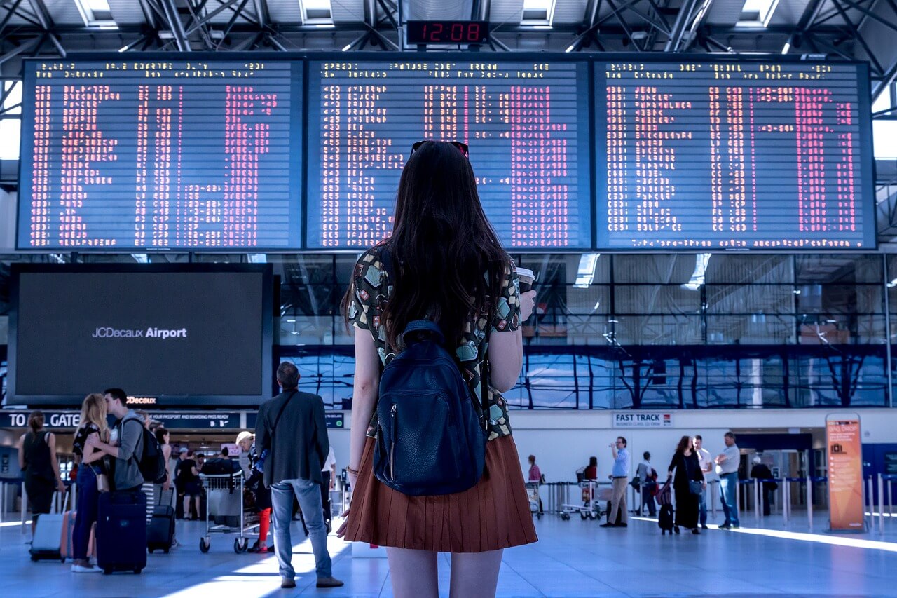 How to Stay Safe Traveling Alone